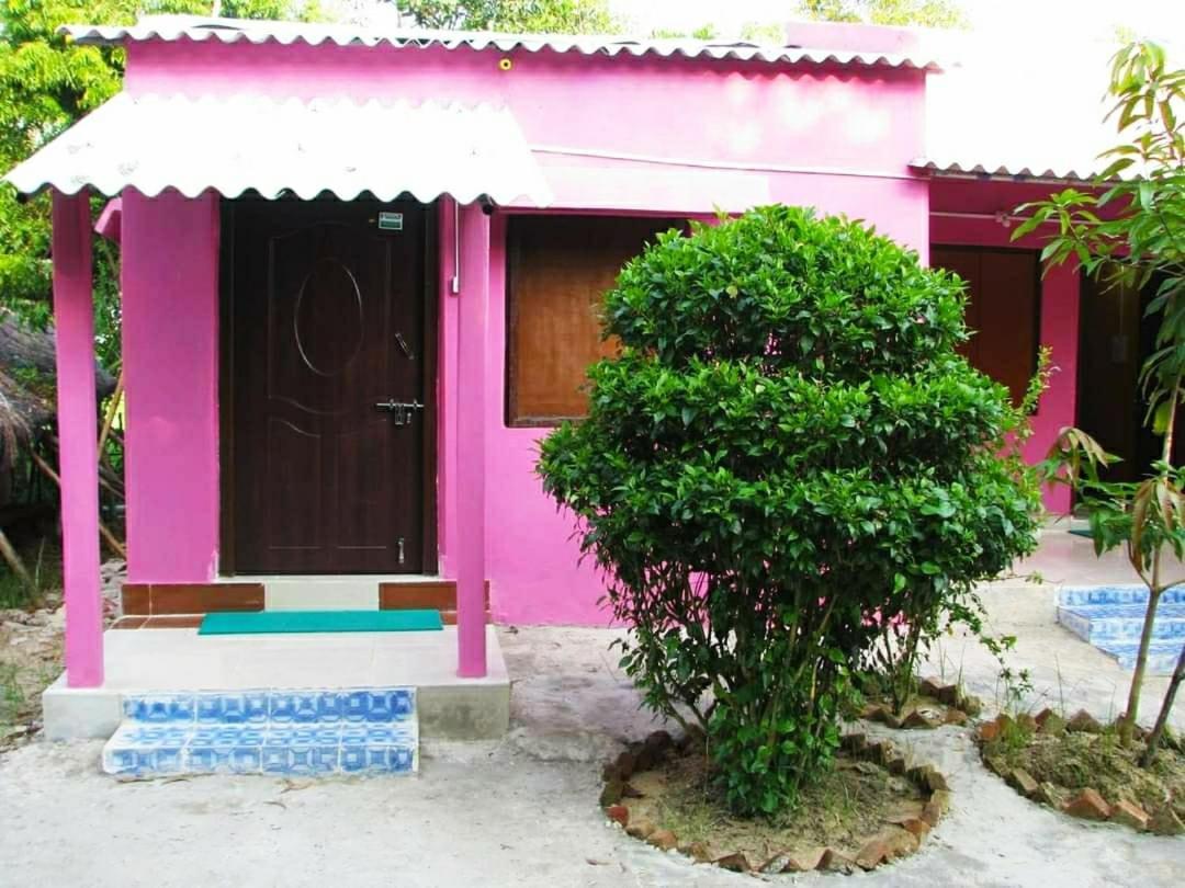 Estuarine Village Resort Sātabhāya Exteriör bild