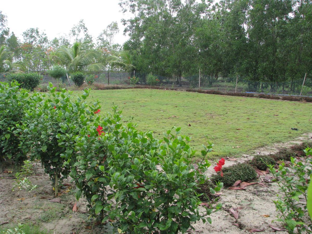 Estuarine Village Resort Sātabhāya Exteriör bild