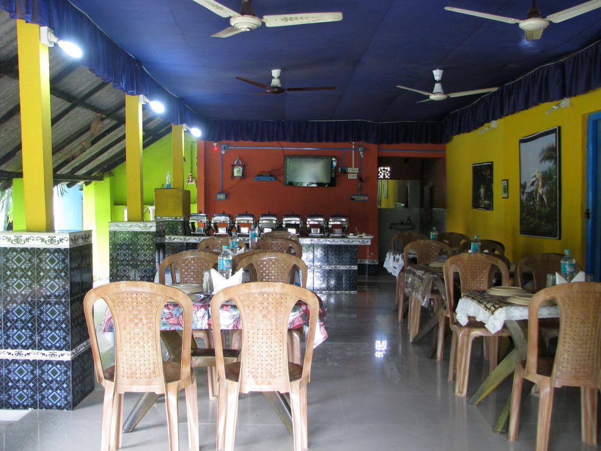 Estuarine Village Resort Sātabhāya Exteriör bild