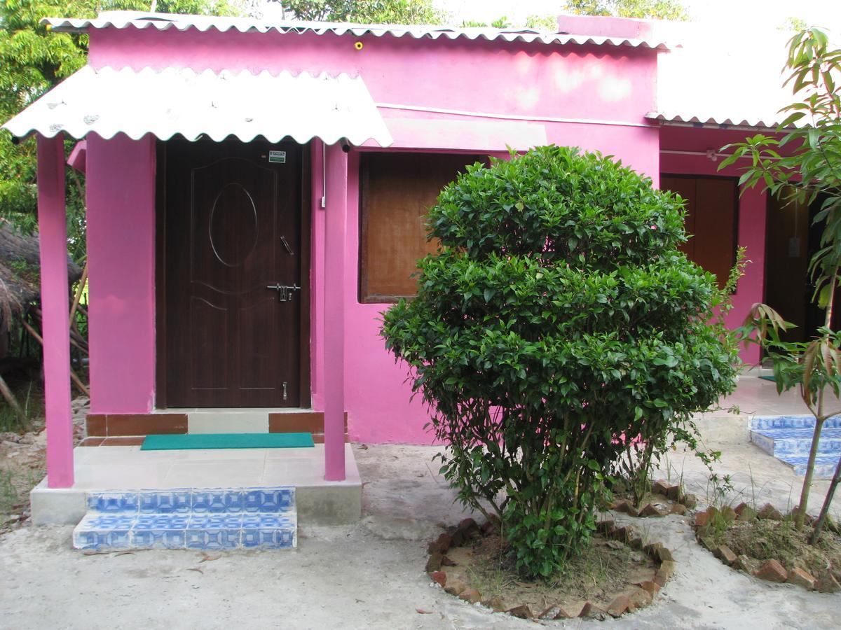 Estuarine Village Resort Sātabhāya Exteriör bild